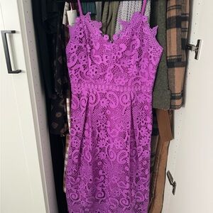 Chic Lace Midi Dress in Vibrant Purple
